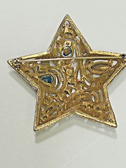 La Roco 1950s Star Brooch Pin Colorful Jewel Tone Rhinestones Gold Plated 2.5″