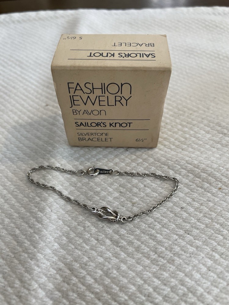 Avon Vintage 1982 Sailor’s Knot Silvertone Bracelet – 6.5in