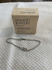 Avon Vintage 1982 Sailor’s Knot Silvertone Bracelet – 6.5in