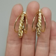 Vintage Layered Gold Tone Hoop Earrings Clip On Backs Rope Twist Design