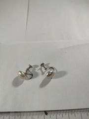 Vintage Earrings Imitation Pearl Metal Screw Back Stud Earing’s