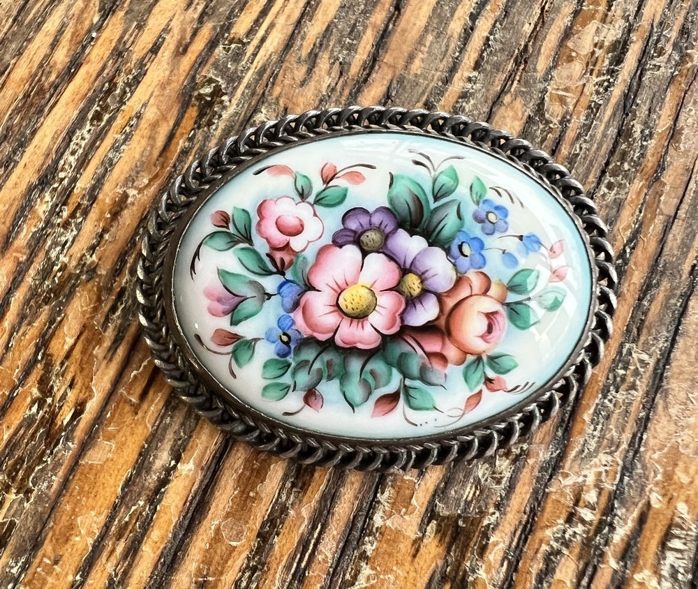 Vintage Russian Finift, Enamel, Filigree Pin Brooch, USSR Rostov