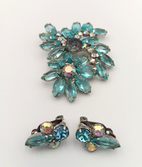 Vintage Aqua Blue AB Floral Rhinestone Brooch And Earrings Parure Set