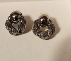 CAROL LEE VINTAGE SILVER TONE PIERCED EARRINGS