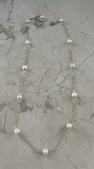 Vintage 14K Yellow Gold & Genuine Pearl Station Necklace 17 1/2″ Long