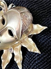 Vintage Art Deco Gold Tone Dual Face Mask Brooch Pin Rhinestone