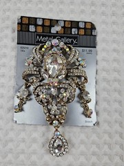 Vintage Ornate Gold Tone Rhinestone Statement Piece Brooch Pendant Pin Stunning