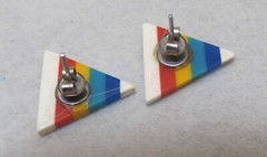 Vtg White Blue Green Yellow Red Striped Lucite TRIANGLE Stud Earrings 3/4″