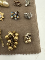 Vintage Jewelry Silver Gold Tone Lot Mismatched Wearable (20 Single Earrings)