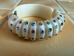 Vintage Pearlized Cream Clamp Assorted Rhinestone Hinged Bangle