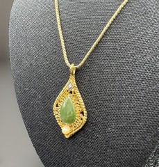 Stunning Vintage Tear-Drop Jade, Pearl, & Diamond Gold-Tone Pendant & Necklace