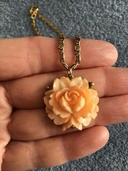 Vtg Carved Floral Necklace Faux Orange Lucite Acrylic Flower Gold Tone Chain