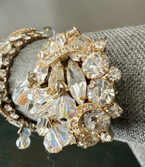 VTG. SIGNED KRAMER CLEAR RHINESTONE and CRYSTAL CHA CHA BROOCH and BRACELET SET