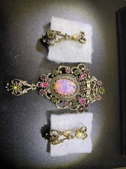 Signed VTG. 1974 COVENTRY “CONTESSA” Demi-Parure Set