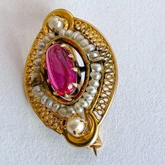 Antique 10K yellow gold red stone & seed pearl brooch pin 2.0 grams