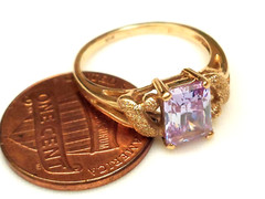 VTG DAINTY 10K SOLID YELLOW GOLD DAZZLING LAVENDER STONE RING SZ 5.75