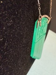 VTG DECO STERLING CHAIN CARVED GREEN ONYX STEPPED LARGE RAISED ELEPHANT PENDANT