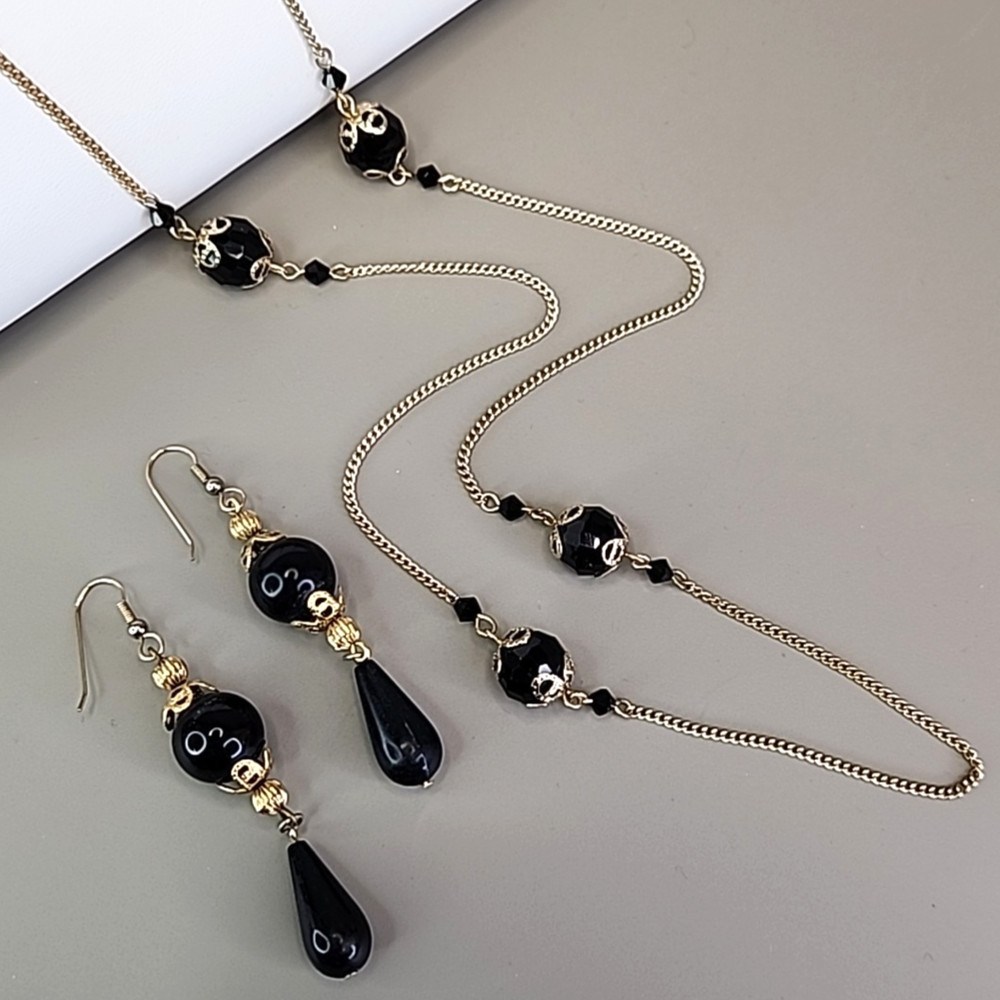 Necklace Pierced Earrings Lot of 2 Black Glass Acrylic Station Gold Tone 48″