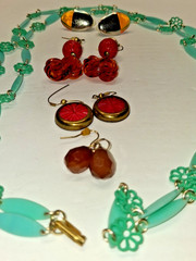 Nice Group Of Vintage Plastic Jewelry Carved Marbled Bakelite Earrings & Others