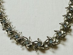 Vintage Mid Century Raised Flower Blue Rhinestone Collar Choker Necklace n908