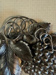 NAPIER SIGNED PARURE SILVER PLATE LEAVES & GRAPES BROOCH & CLIP EARRINGS