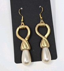 Faux Pearl Teardrop Matte Gold Tone Pierced Earrings Dangle Drop Vintage 2.5 In