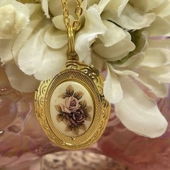Vintage Style ROSE Cameo Locket Pendant Necklace Roman Woman Gold Tone Valentine