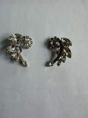 Vintage ORA Rhinestone Leaf-Swirl Brooch and Climber Earrings from late 1950s