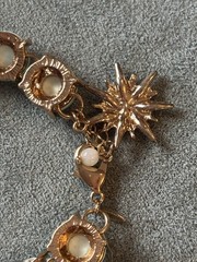 Vintage Beautiful Pale Green Button Disc Bracelet GV9 Marked
