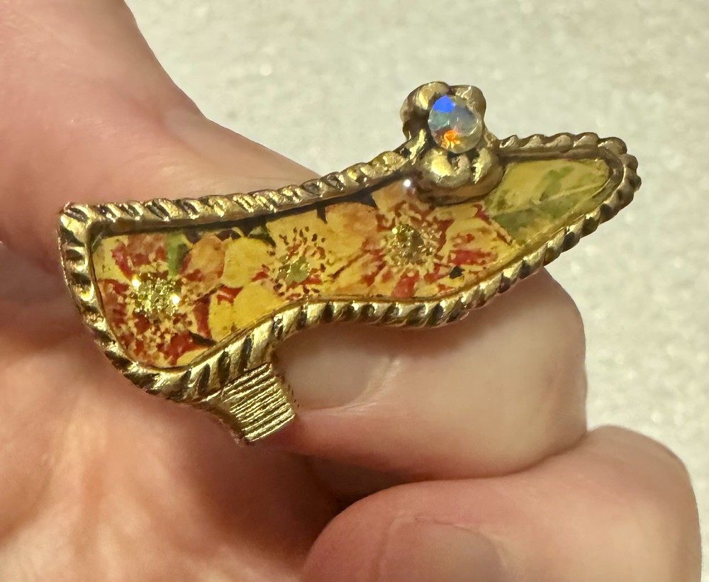 Vintage John Wind Maximal Art Signed Shoe Brooch Pin w/ AB Rhinestone