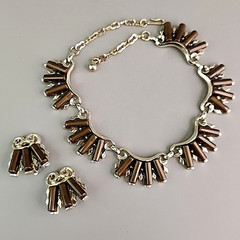 Vintage Necklace Clip On Earrings Set Brown Logs Gold Tone SHORT 13″