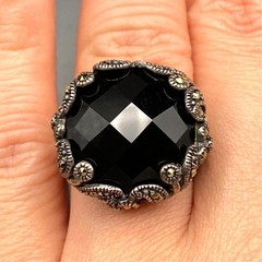 Vintage Art Deco Faceted Black Sterling Silver Marcasite Ring Size 8.25