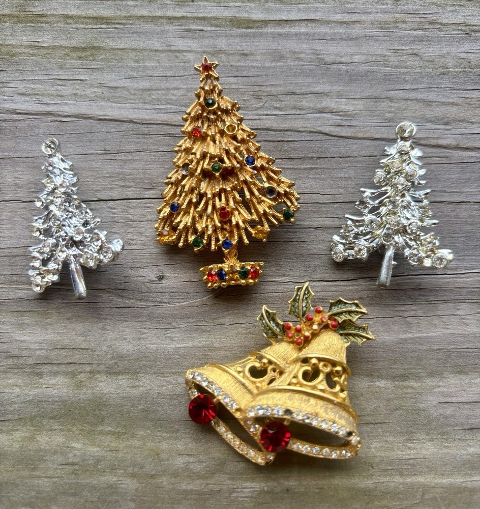 Christmas Pins/Brooches Vintage Unbranded Lot Of 4 – 3 Christmas Trees & A Bell