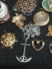Costume Jewlery Necklace Pendant Lot