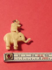ELEPHANT & BABY ON BACK LUCKY PENDANT GREAT FOR ANY VINTAGE COLLECTION!