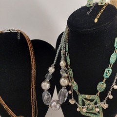 21 Pc VINTAGE Jewelry Lot 14 Necklace And Earring Sets & 6 Single Necklaces