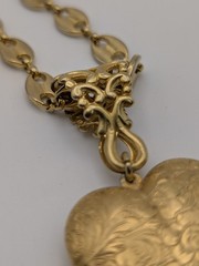 Vintage Floral Heart Locket Pendant 16″ Mariner Coffee Bean Link Chain