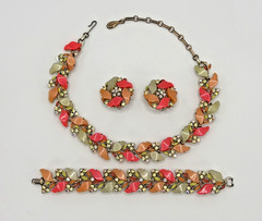 LISNER Thermoset Necklace Bracelet Earrings Set Cream/Salmon/Peach & AB Clusters