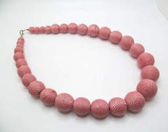 Vintage Large Bold Pink Woven Graduated Bead 27mm Hook Necklace 25.25 Inch
