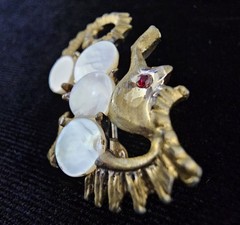 Vtg Nautical Brooch Lot Gold Tone Mother of Pearl Rhinestone Fish Seahorse Cameo