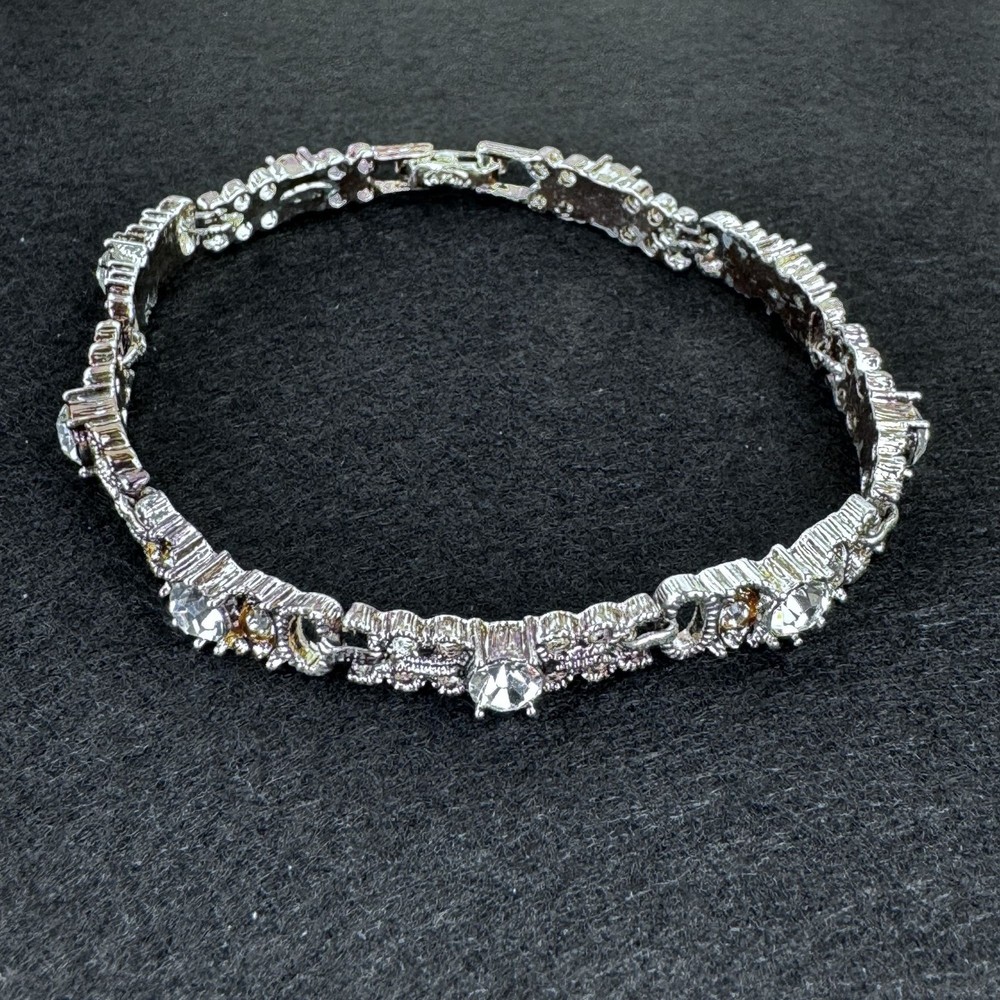 Vintage AVON NR Silver-Tone Rhinestone Crystal Bracelet 8 inch Fold Over Clasp