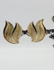 Crown Trifari Clip Earrings Brushed Gold Swirl Flame Vintage 1 in