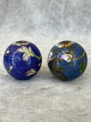 Lot Of 2 Vintage Large Chinese Cloisonne Enamel Focal Bead with Flowers 1 1/2”