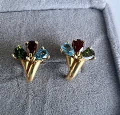 Vintage 18K Yellow Gold Flower Pear Shaped Gem Stones Pierced Earrings 3.38 Gm