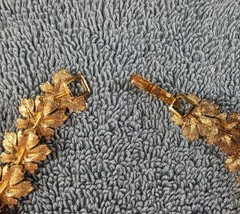 Vintage Napier Gold Tone Textured Fall Maple Leaf Choker Necklace 16″ Signed