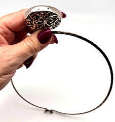 Beautiful Hard Round Necklace Silver 925 With A Special Pendant.