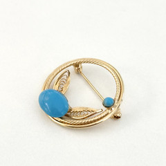 Vintage Gold Tone Blue Sleeping Beauty Glass Cabochon Filigree Round Brooch Pin