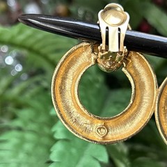 Vtg Les Bernard Vc Large Brushed Gold Tone, Door Knocker RUNWAY Clip Earrings
