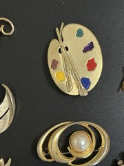 Vintage Jewelry Lot of 9 Vintage Assorted Brooch Pins And Clip On Earrings