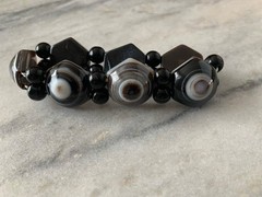 Sardonyx Eye Hexagon and Black Onyx beads 0.75”W, 2.25″ Bracelet 46